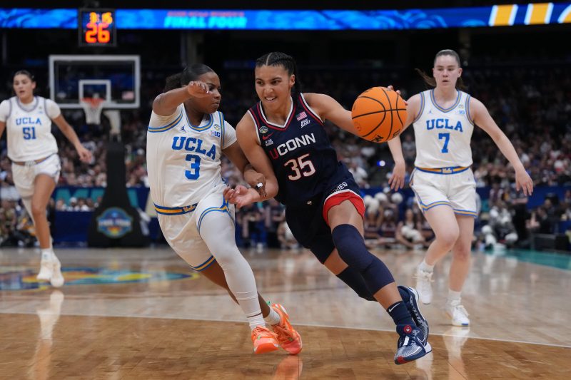 Azzi Fudd among 10 women’s college basketball players to watch