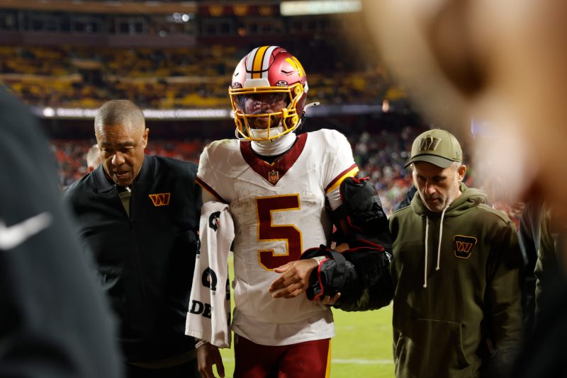 Coach explains why he kept star QB in blowout before he was injured