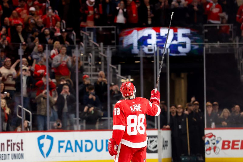 Patrick Kane becomes top US-born scorer, breaking Mike Modano’s record