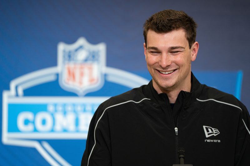 Fernando Mendoza draws loud cheers at NFL combine just by showing up